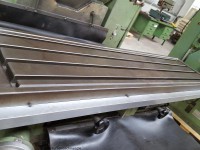 Universalfräsmaschine U-1000A gebraucht kaufen Universalfräsmaschine U-1000A